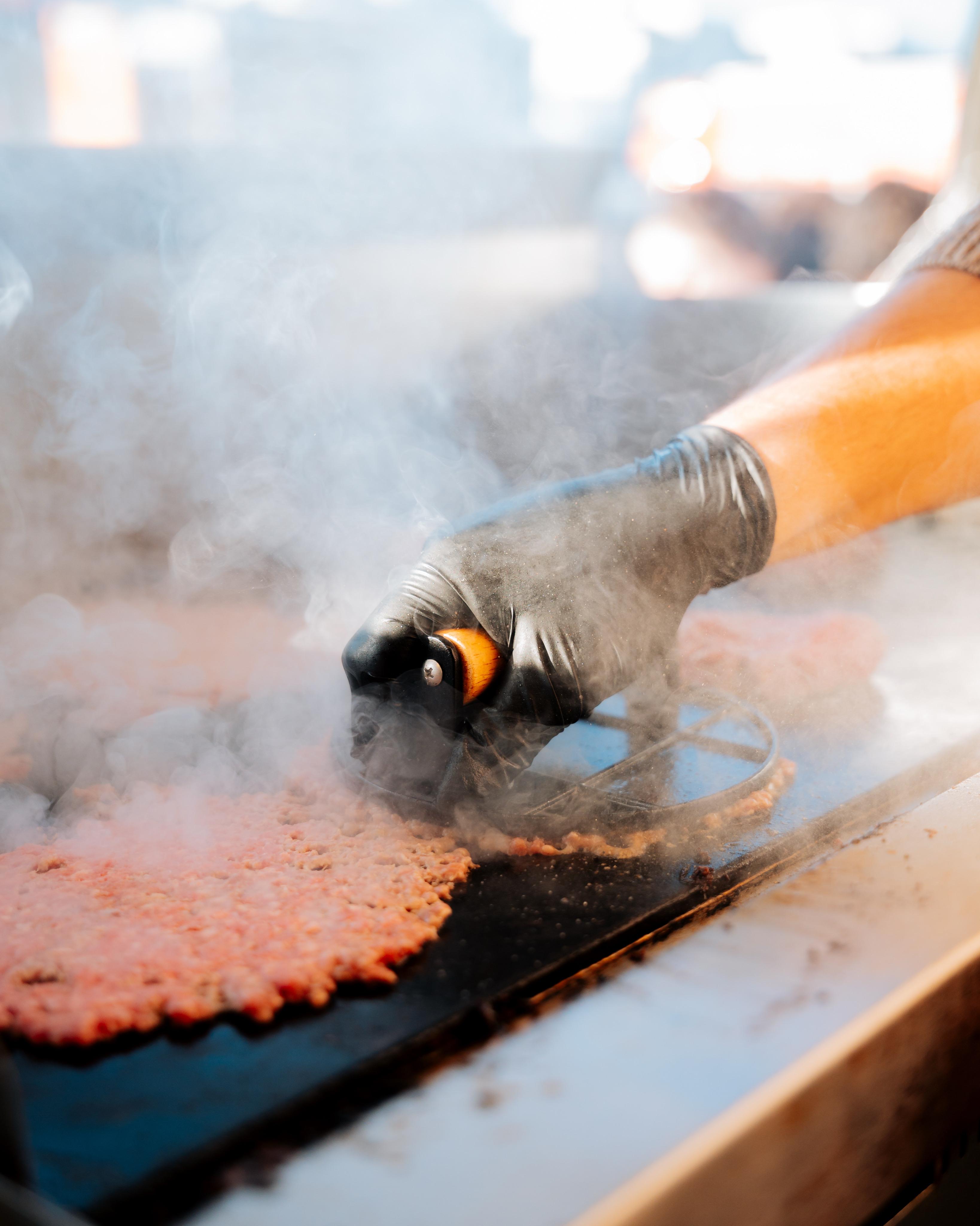 Smashies Smash Burger auf dem Grill